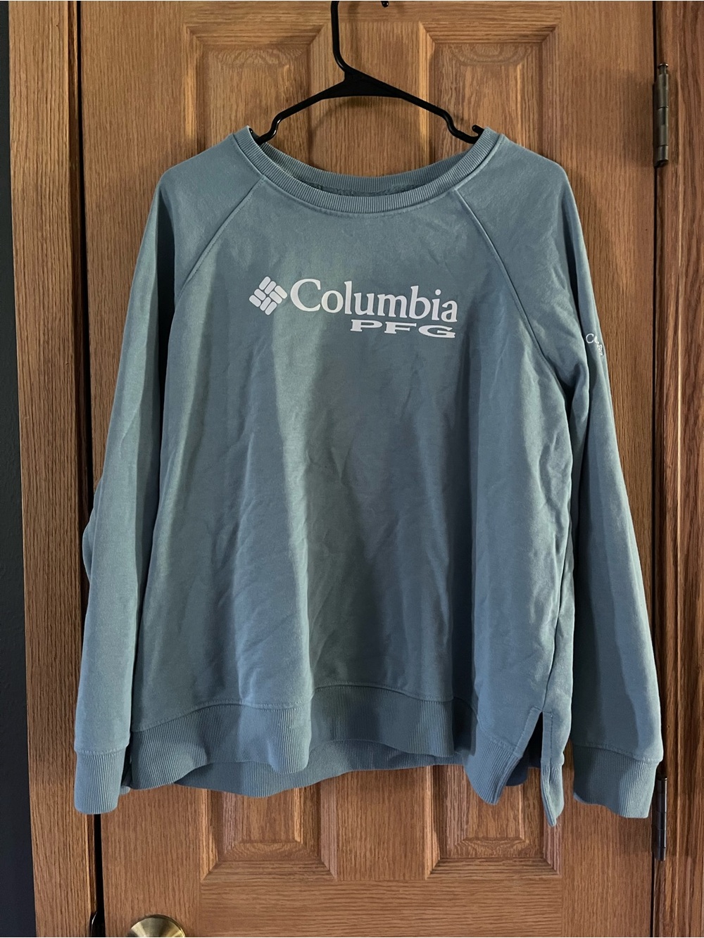 Columbia light teal crewneck sweatshirt